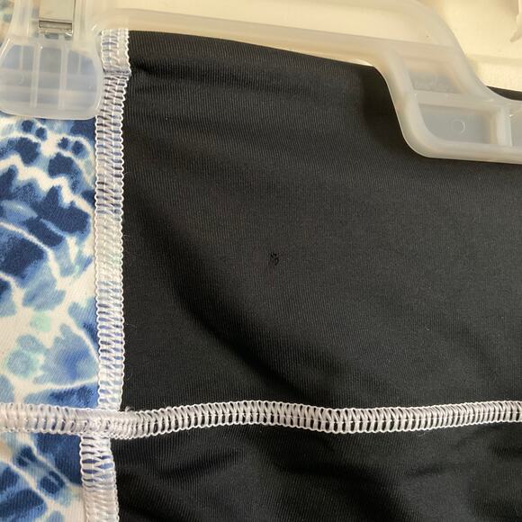 Victoria’s Secret VSX Y2K Knockout Blue Tie Dye Capri Leggings - Large - Picture 4 of 9